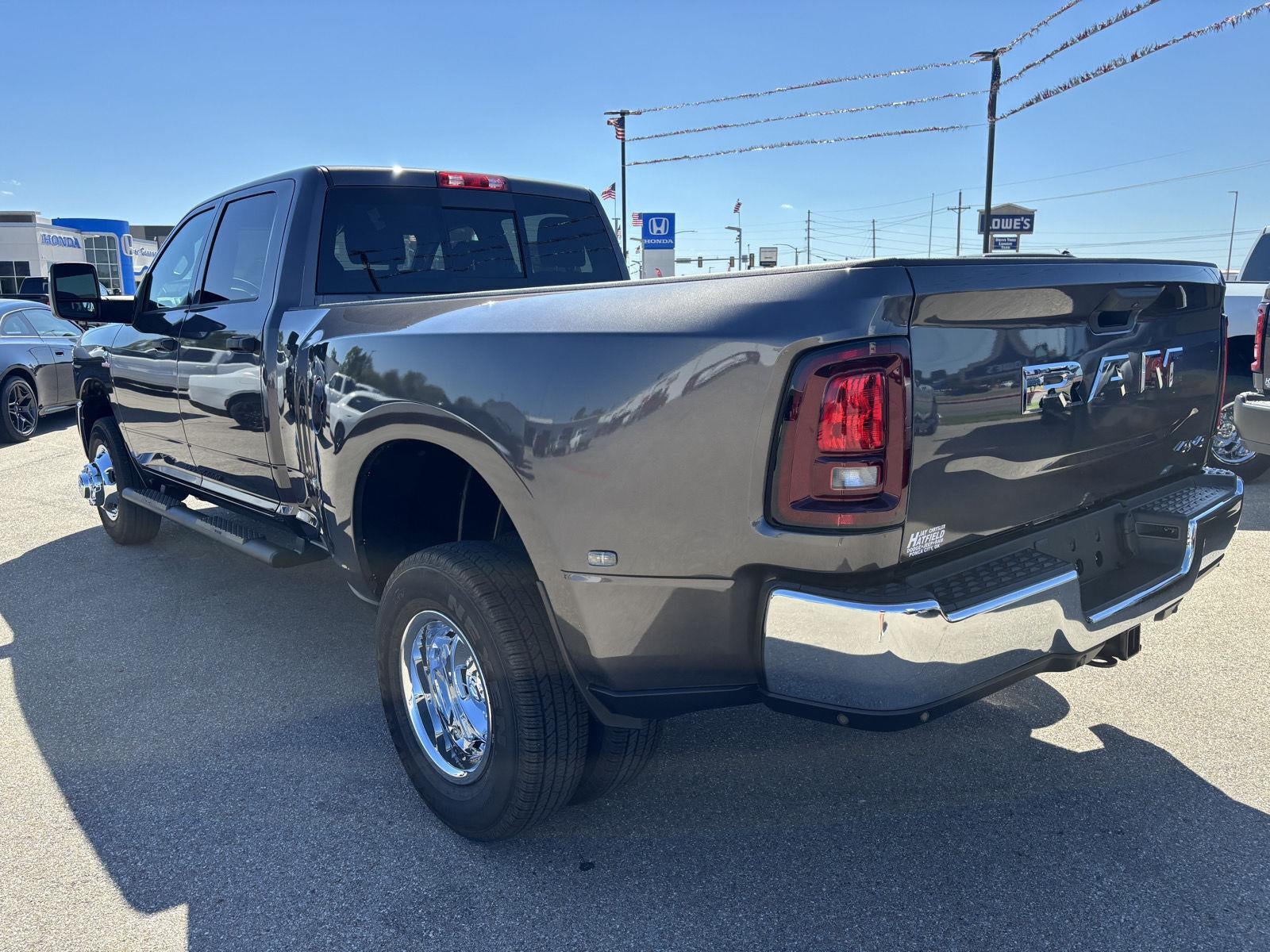 2027 RAM Ram 3500 RAM 3500 TRADESMAN CREW CAB 4X4 8' BOX