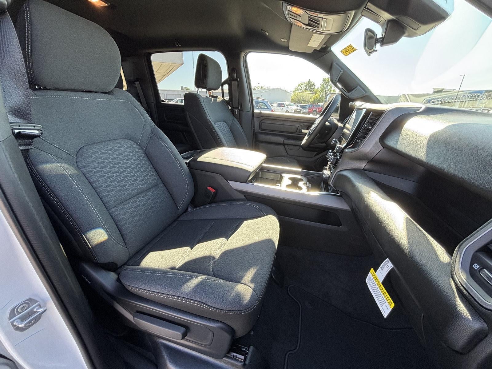 2027 RAM Ram 1500 RAM 1500 EXPRESS CREW CAB 4X4 5'7' BOX