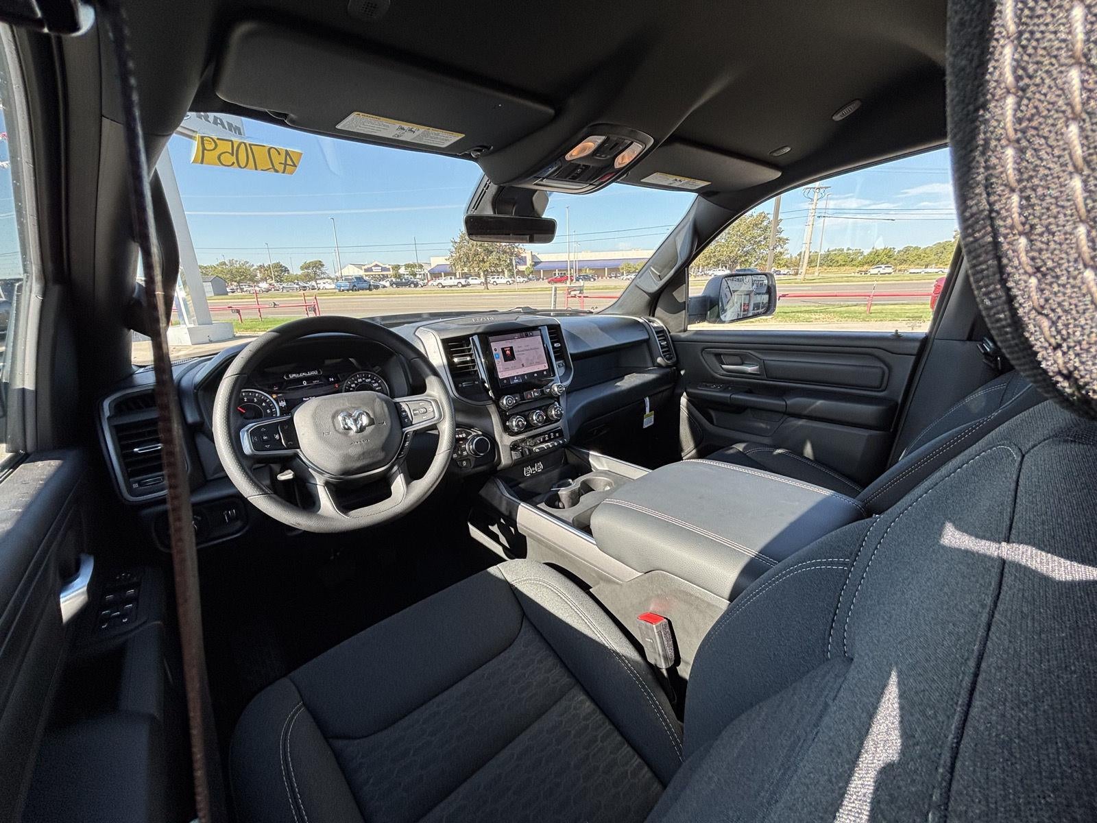2027 RAM Ram 1500 RAM 1500 EXPRESS CREW CAB 4X4 5'7' BOX