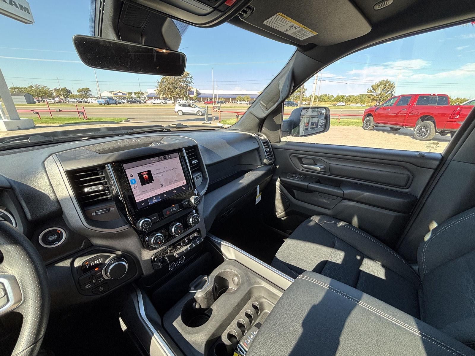 2027 RAM Ram 1500 RAM 1500 EXPRESS CREW CAB 4X4 5'7' BOX