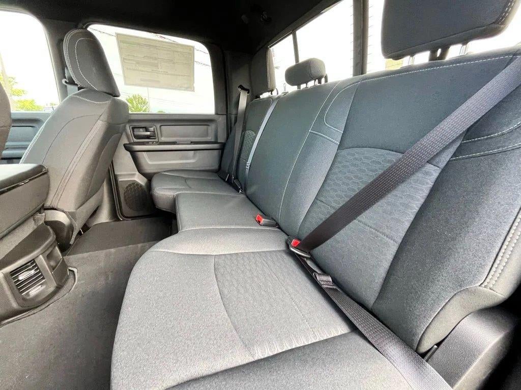 2026 RAM 2500 Black Express Crew Cab 4x4 6'4' Box