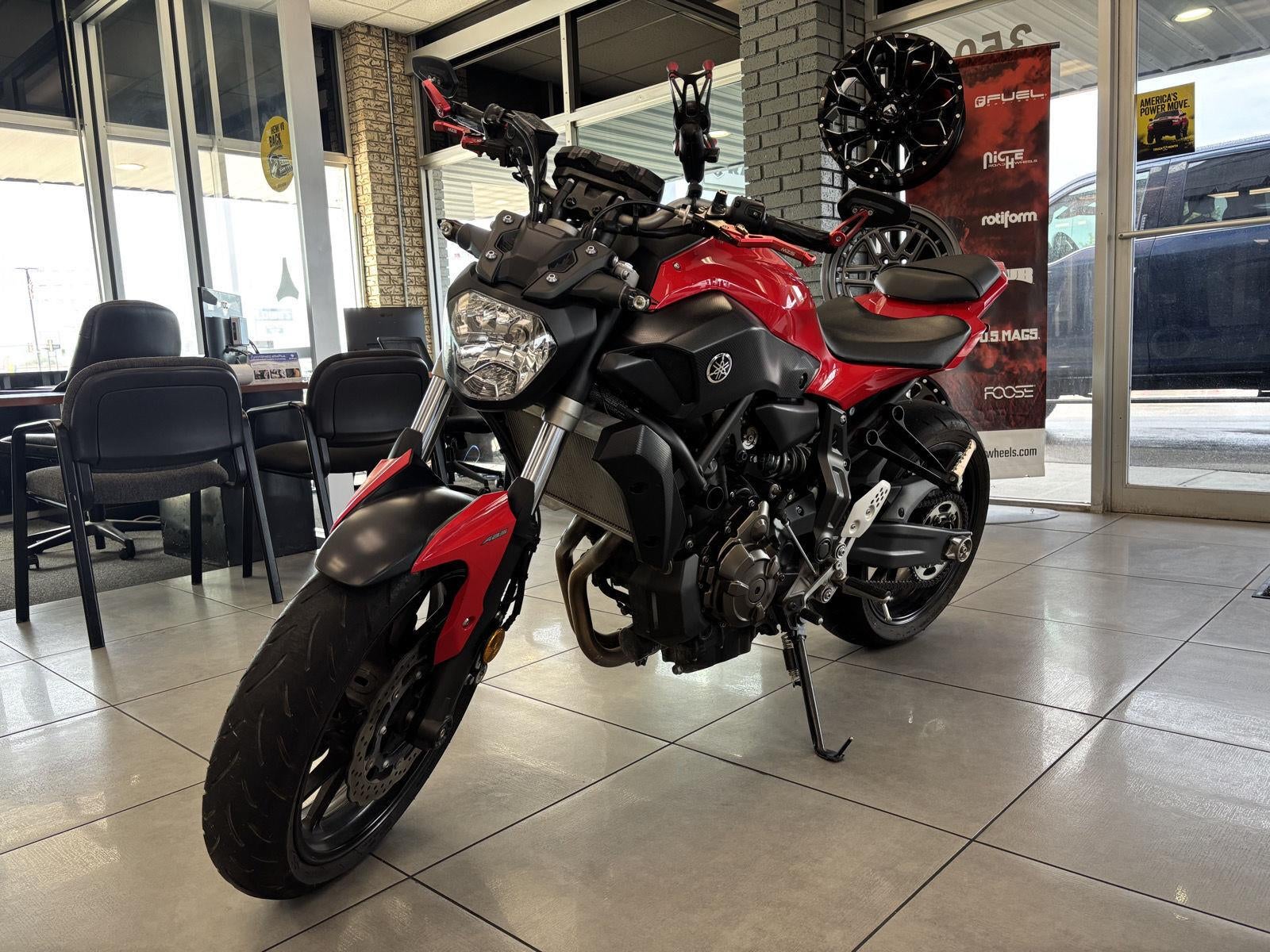 2017 Yamaha FZ07A Base