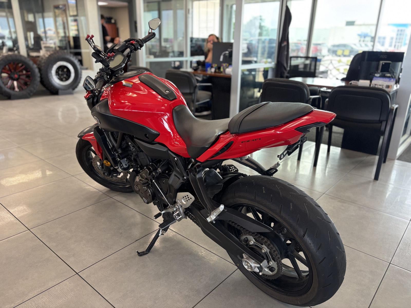 2017 Yamaha FZ07A Base