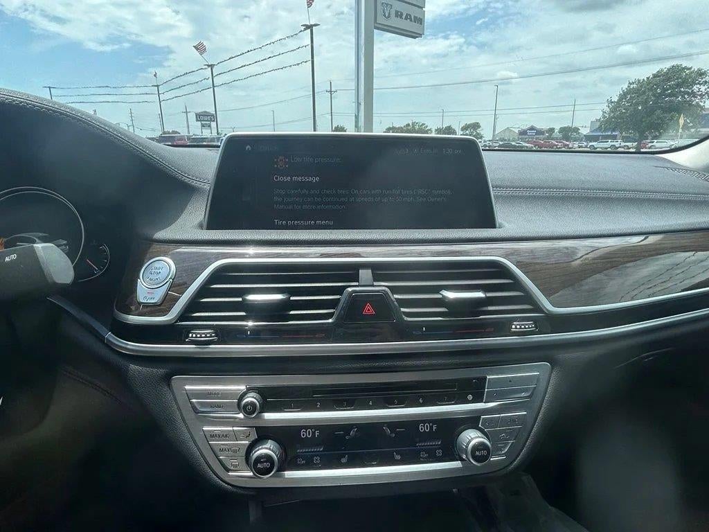 2018 BMW 740i 740i
