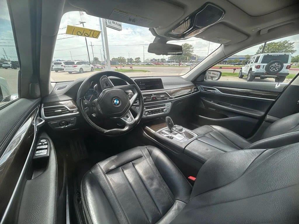 2018 BMW 740i 740i