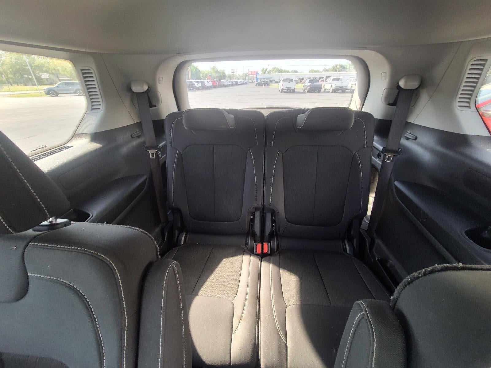 2023 Jeep Grand Cherokee L Laredo 4x4