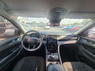 2023 Jeep Grand Cherokee L Laredo 4x4