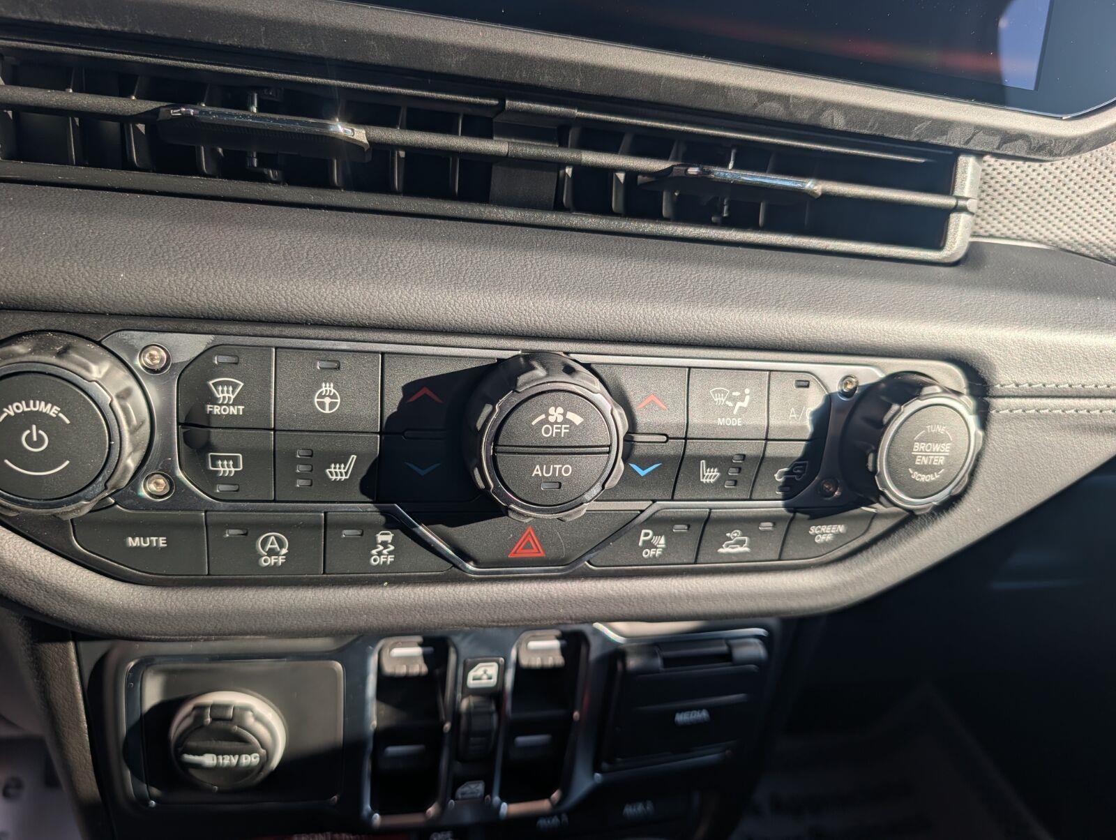 2027 Jeep Wrangler WRANGLER 4-DOOR RUBICON X