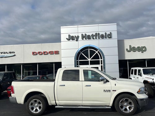 2017 RAM 1500 Laramie Crew Cab 4x4 5'7' Box