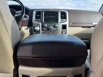 2017 RAM 1500 Laramie Crew Cab 4x4 5'7' Box