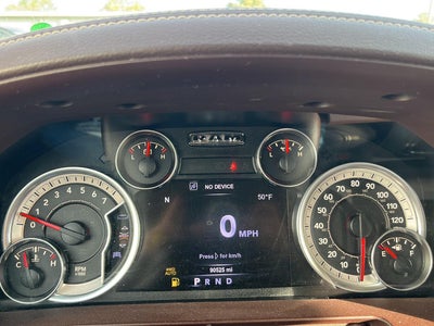 2017 RAM 1500 Laramie Crew Cab 4x4 5'7' Box