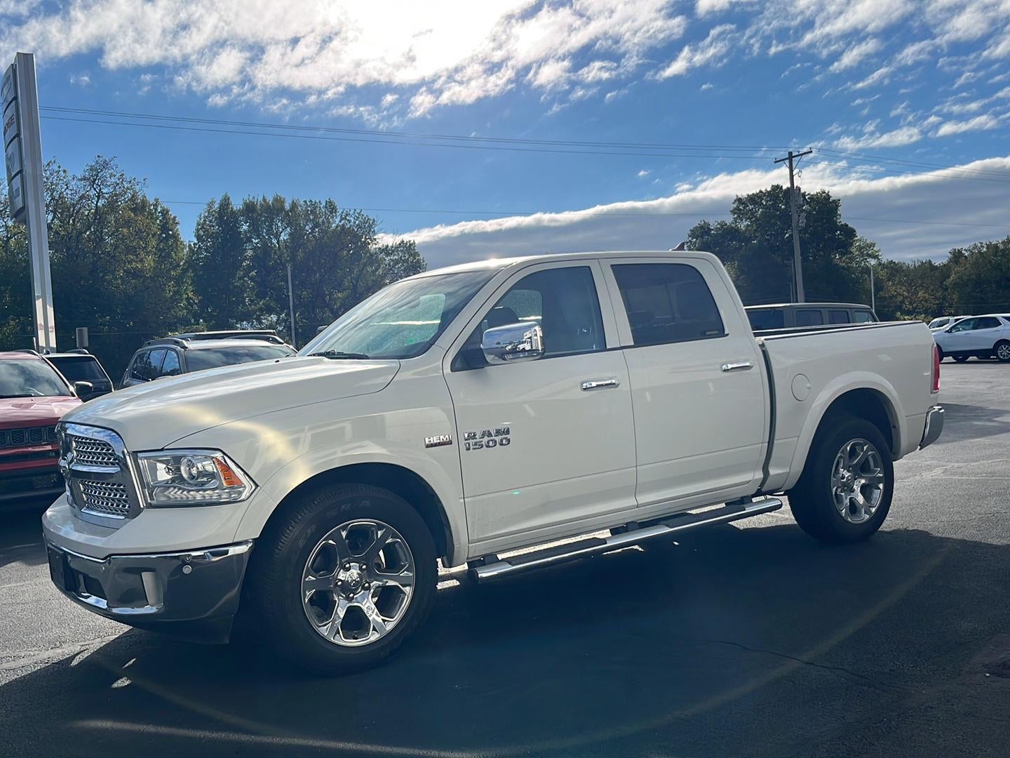 2017 RAM 1500 Laramie Crew Cab 4x4 5'7' Box