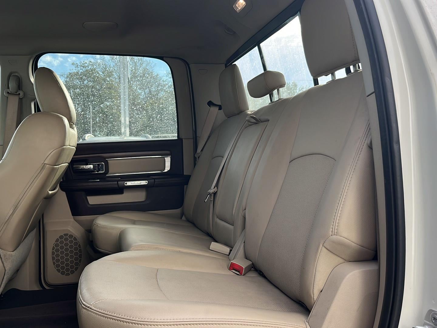 2017 RAM 1500 Laramie Crew Cab 4x4 5'7' Box