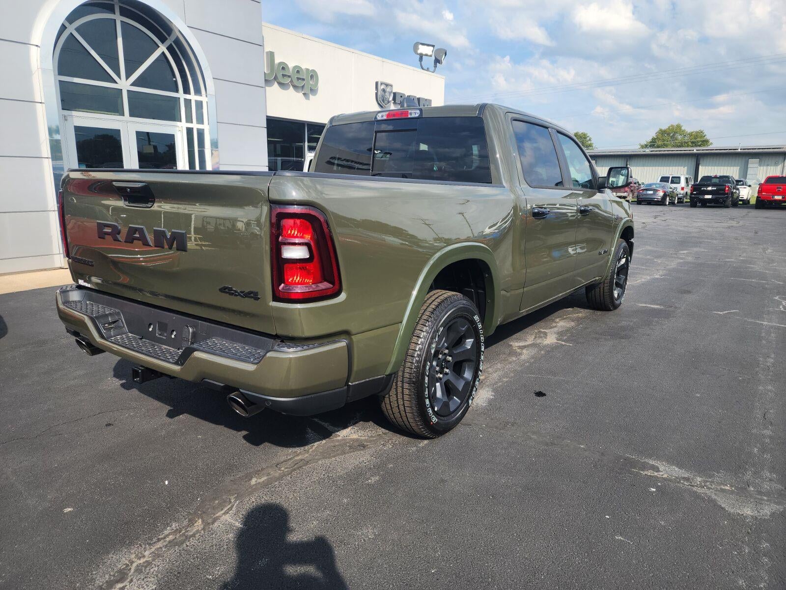 2027 RAM Ram 1500 RAM 1500 BIG HORN CREW CAB 4X4 5'7' BOX