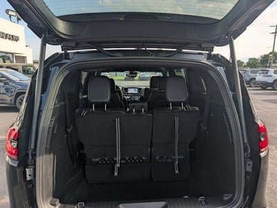 2027 Chrysler Pacifica Select