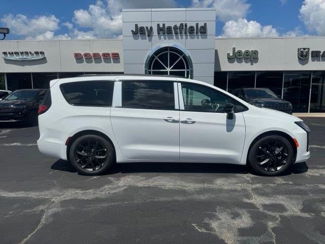 2027 Chrysler Pacifica Limited