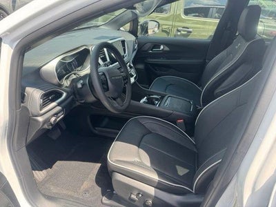 2027 Chrysler Pacifica Limited