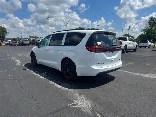 2027 Chrysler Pacifica Limited