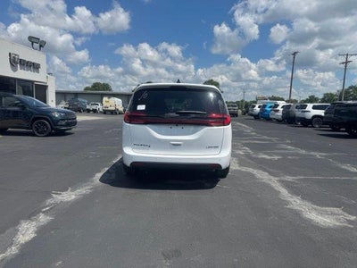 2027 Chrysler Pacifica Limited