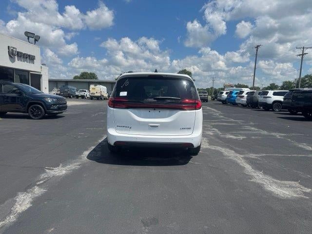2027 Chrysler Pacifica Limited