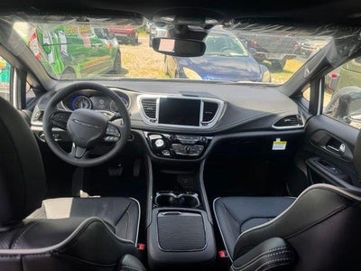 2027 Chrysler Pacifica Limited