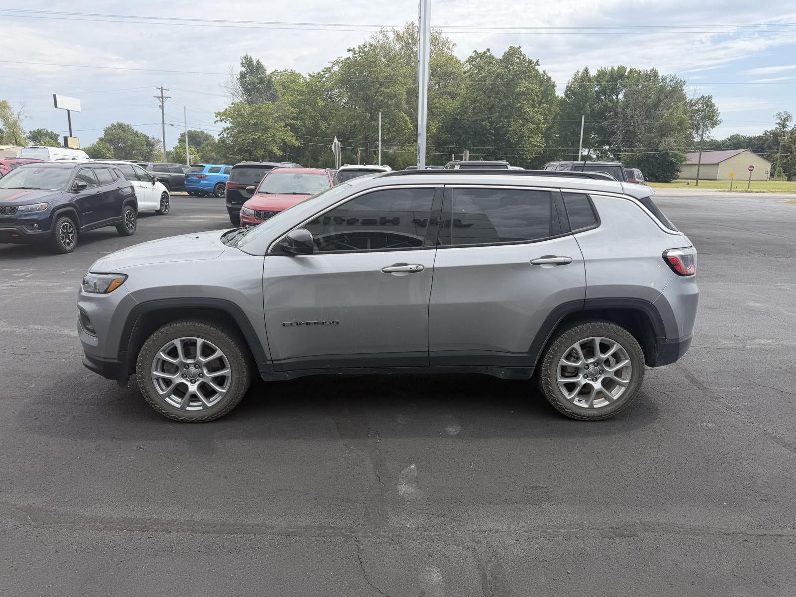 2023 Jeep Compass Latitude Lux FWD