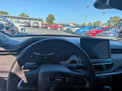 2023 Jeep Compass Latitude Lux FWD