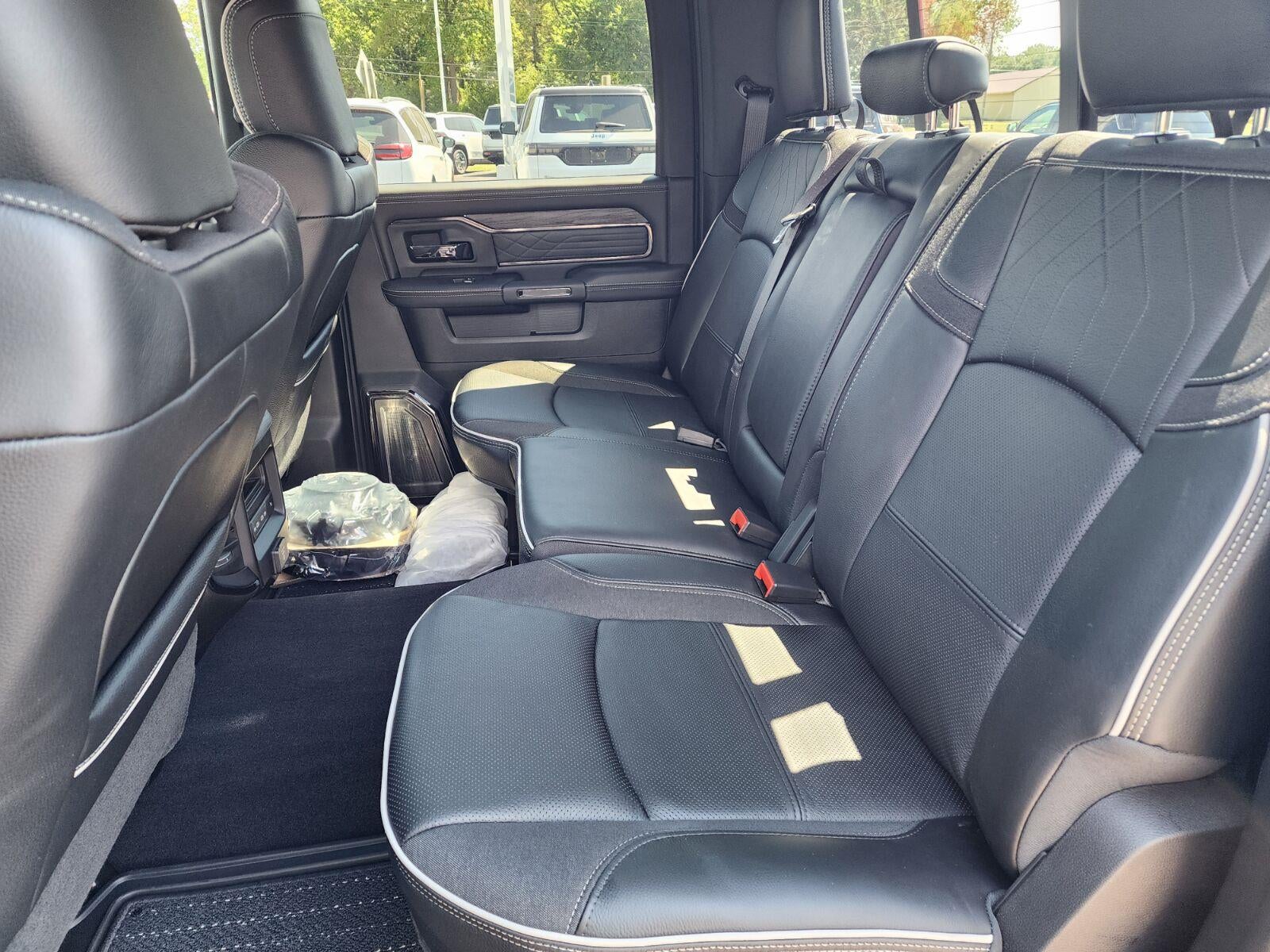 2026 RAM 3500 RAM 3500 LIMITED CREW CAB 4X4 8' BOX