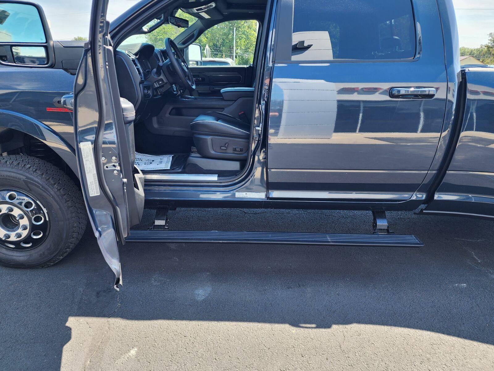 2026 RAM 3500 RAM 3500 LIMITED CREW CAB 4X4 8' BOX
