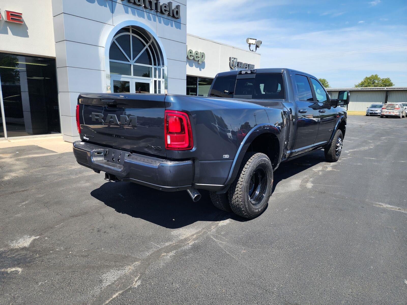 2026 RAM 3500 RAM 3500 LIMITED CREW CAB 4X4 8' BOX