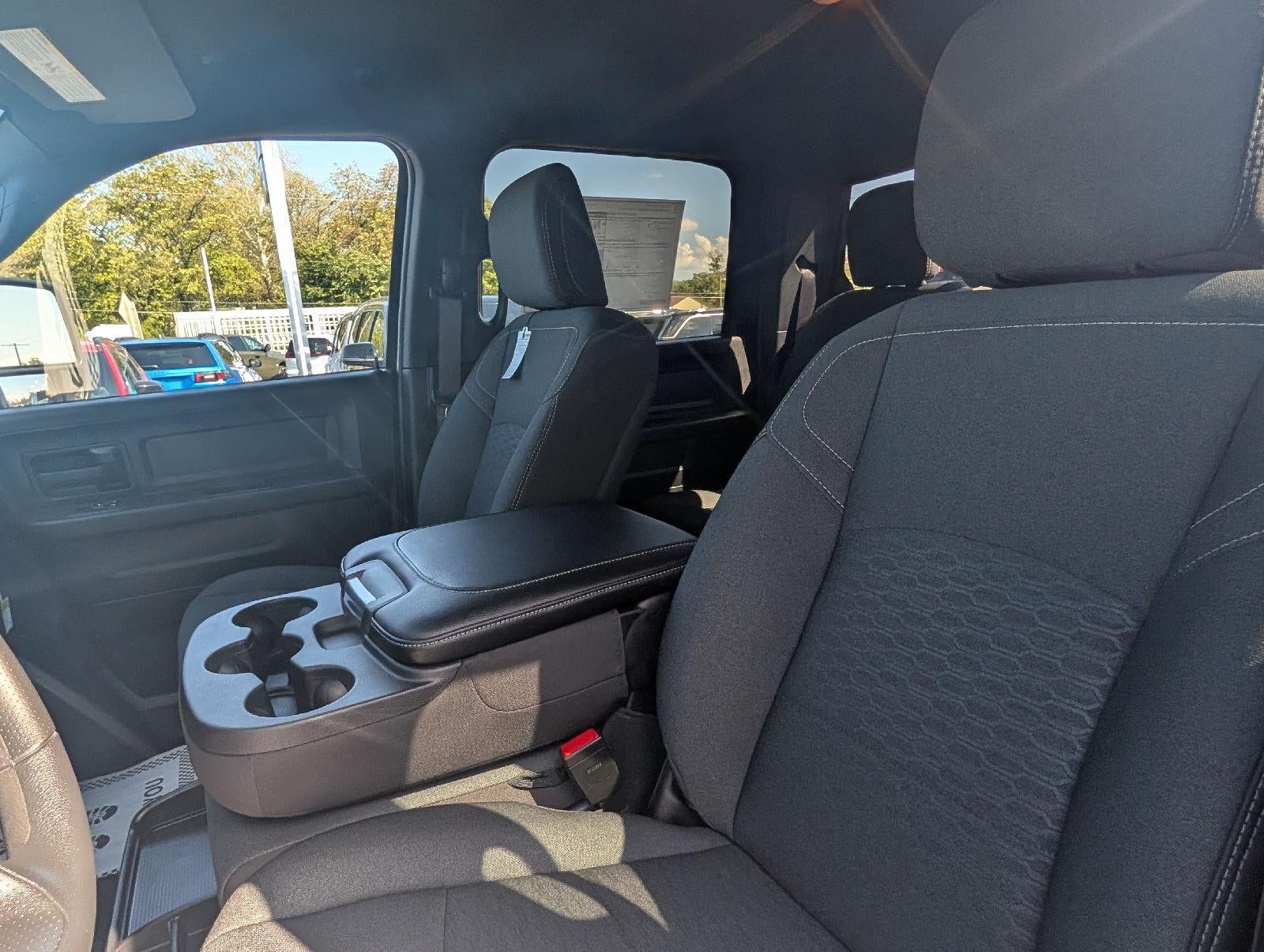 2027 RAM Ram 2500 RAM 2500 BLACK EXPRESS CREW CAB 4X4 6'4' BOX