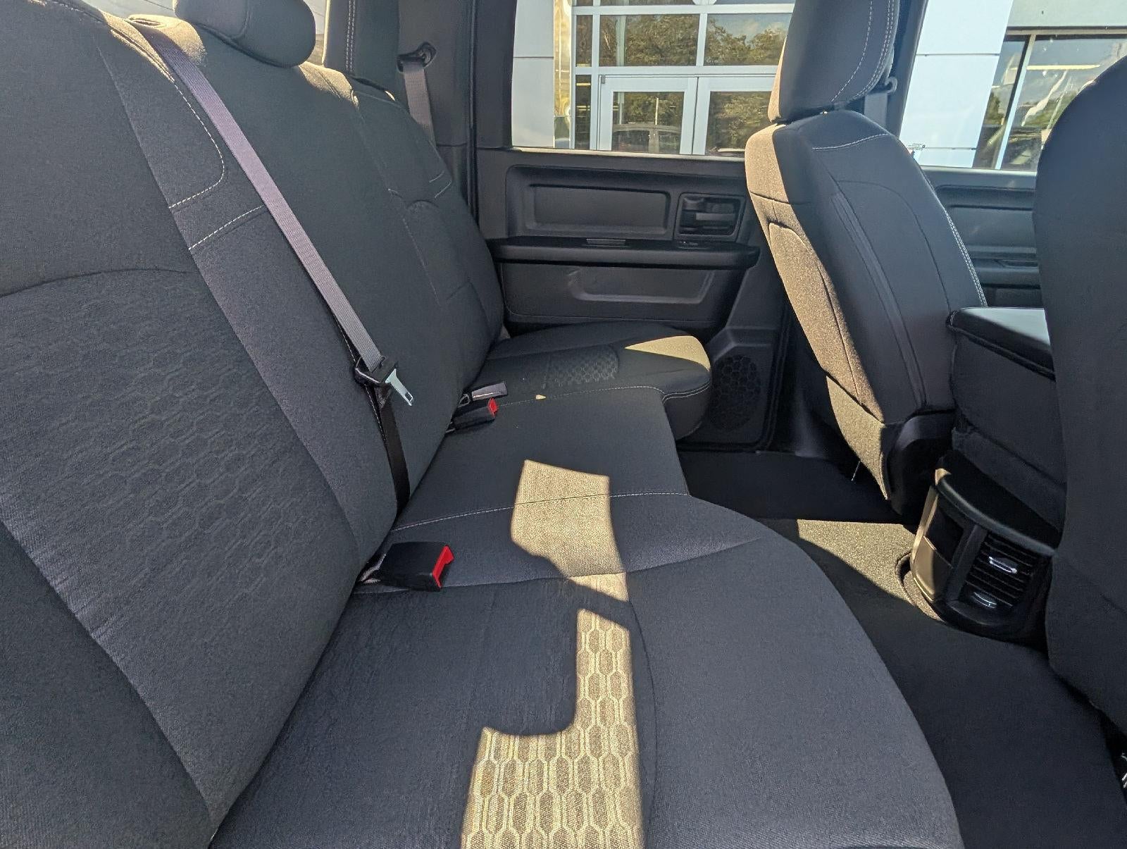 2027 RAM Ram 2500 RAM 2500 BLACK EXPRESS CREW CAB 4X4 6'4' BOX