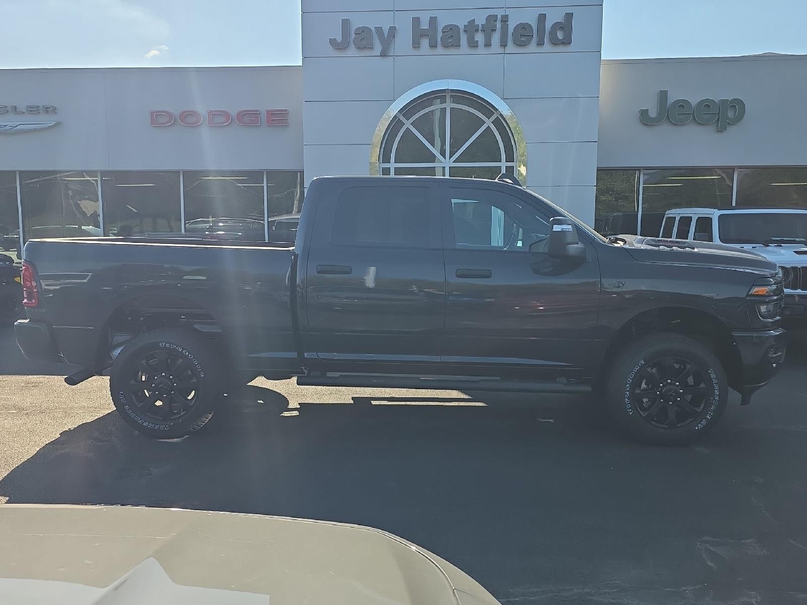 2027 RAM Ram 2500 RAM 2500 BLACK EXPRESS CREW CAB 4X4 6'4' BOX