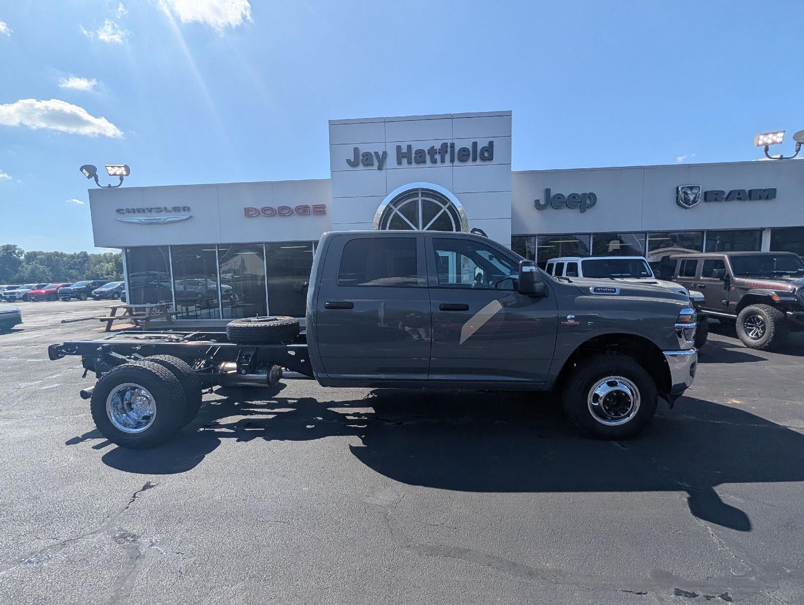 2027 RAM Ram 3500 Chassis Cab RAM 3500 TRADESMAN CREW CAB CHASSIS 4X4 60' CA