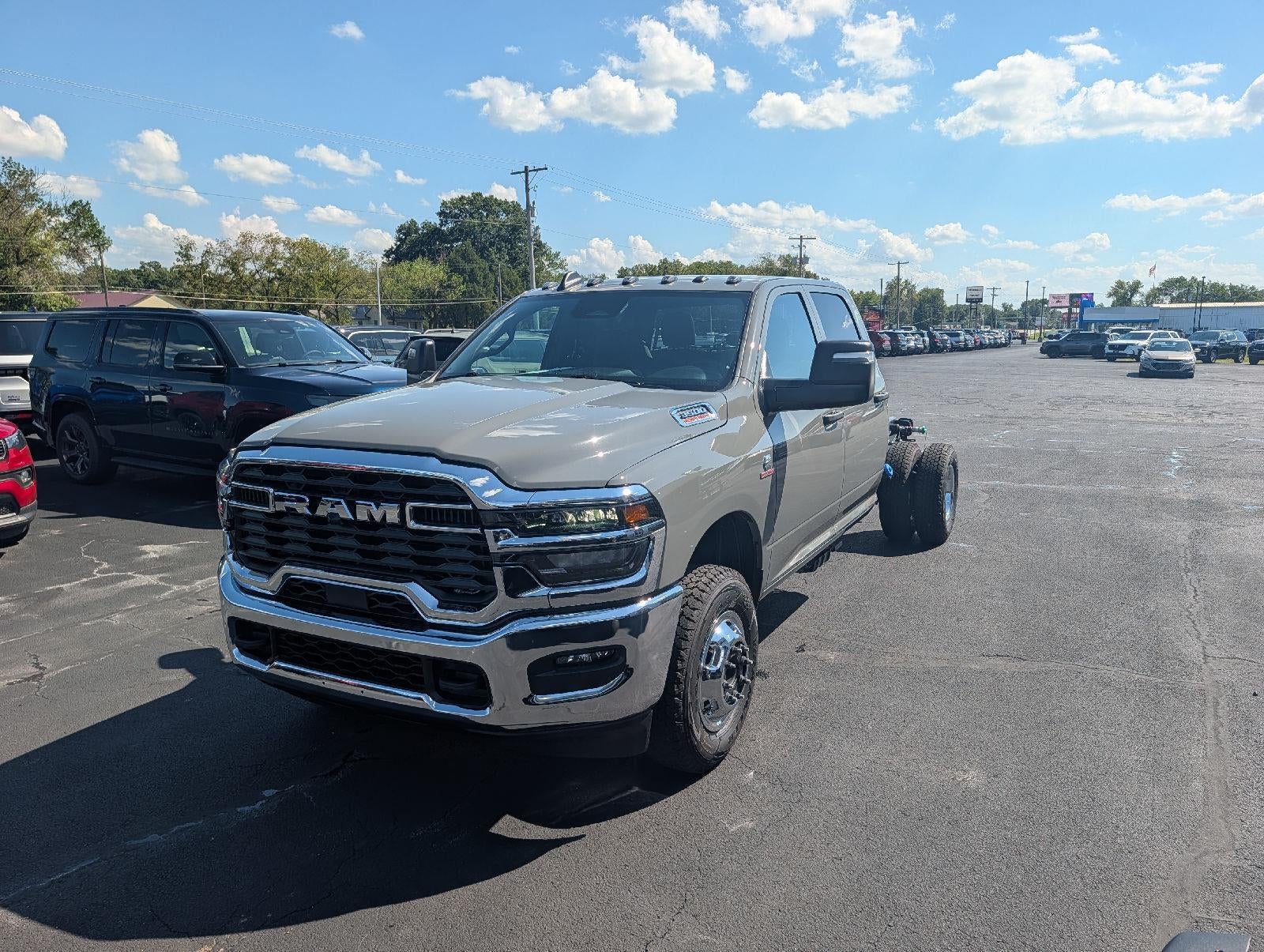 2027 RAM Ram 3500 Chassis Cab RAM 3500 TRADESMAN CREW CAB CHASSIS 4X4 60' CA