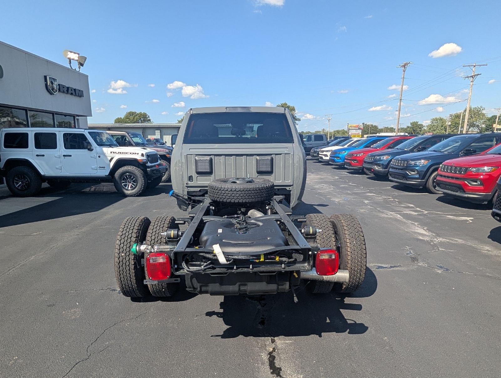 2027 RAM Ram 3500 Chassis Cab RAM 3500 TRADESMAN CREW CAB CHASSIS 4X4 60' CA