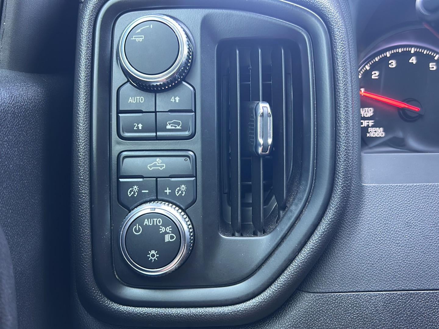 2024 GMC Sierra 1500 4WD Regular Cab Standard Box Pro